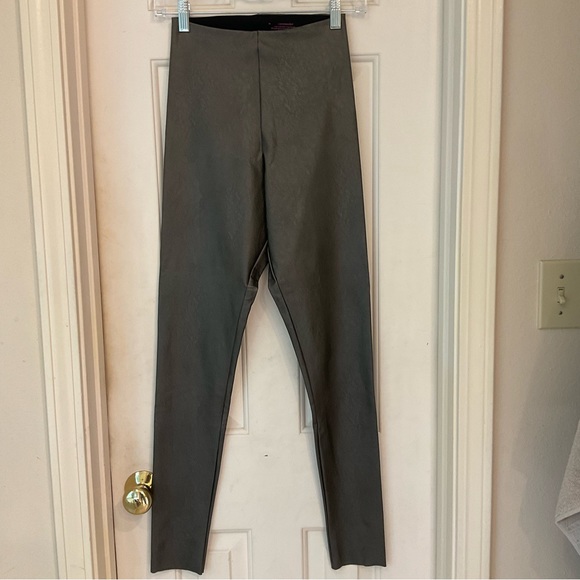 Commando Control Top Faux Leather Leggings, dark gray color, Sz M - fits like Sm - Picture 5 of 10